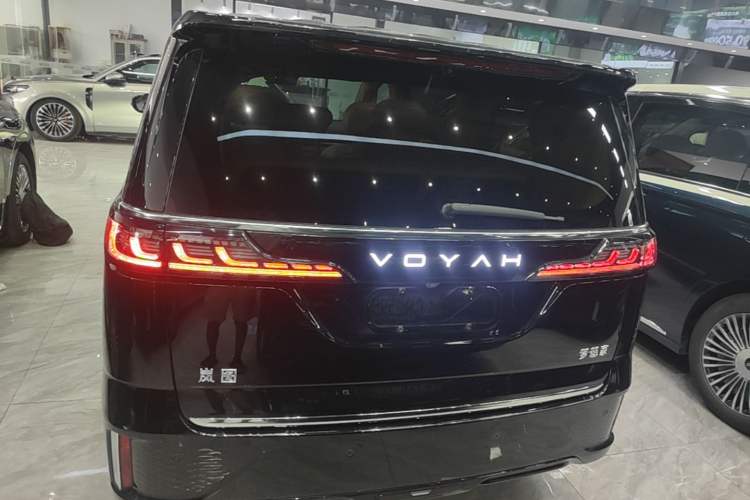 Voyah Dream 2025 — 5