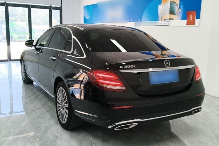 Mercedes-Benz E 300 L 2020 — фото 4