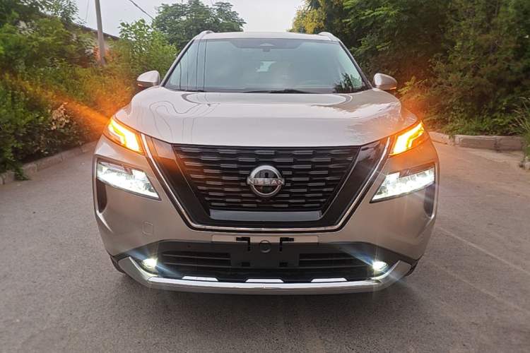 Nissan Rogue 2023 — 2