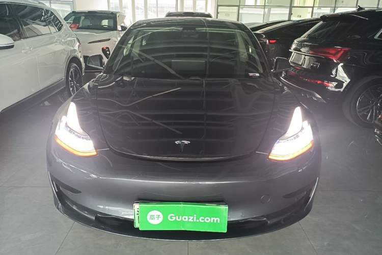 Tesla Model 3 2020 — 2