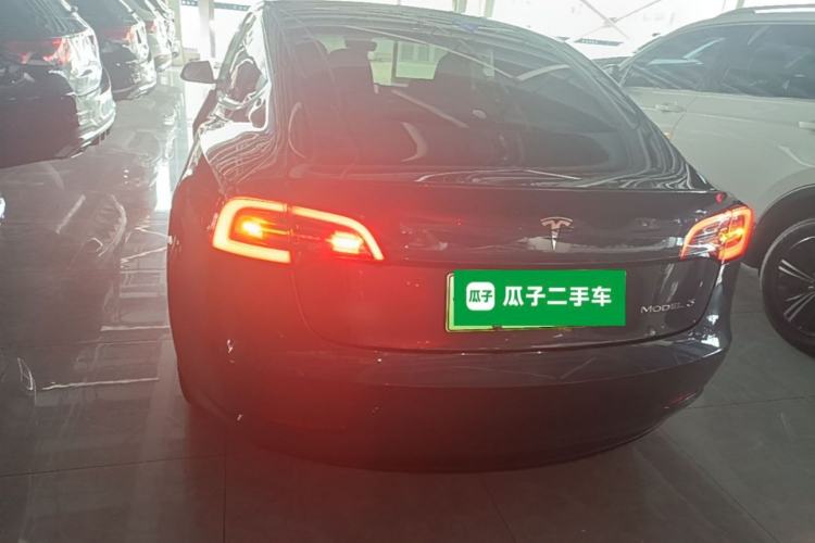 Tesla Model 3 2020 — 5