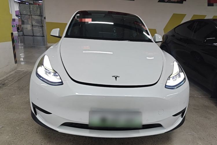 Tesla Model Y 2022 — 2