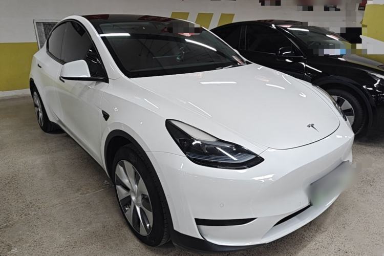 Tesla Model Y 2022 — 3