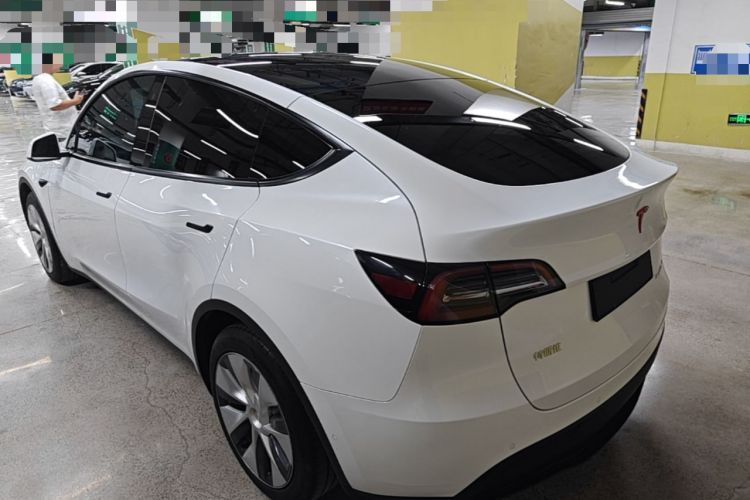Tesla Model Y 2022 — 4