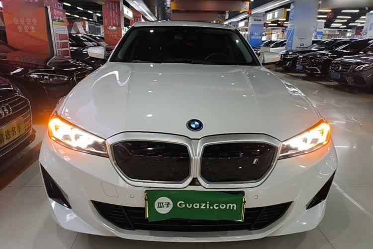 BMW i3 2022 — 2