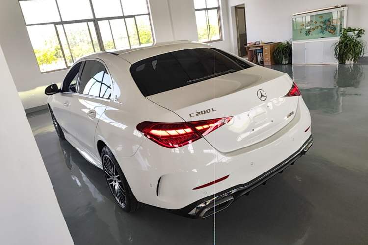 Mercedes-Benz C 200 L 2024 — 4