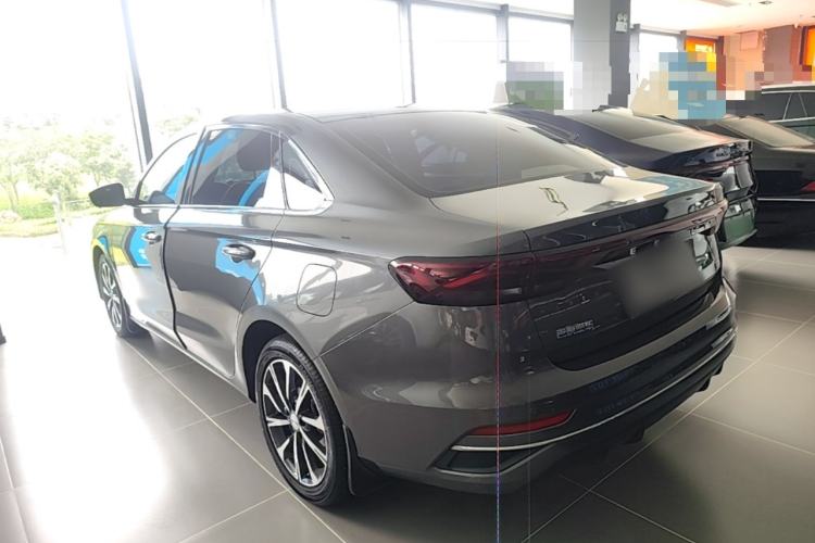 Geely Emgrand 2025 — 4