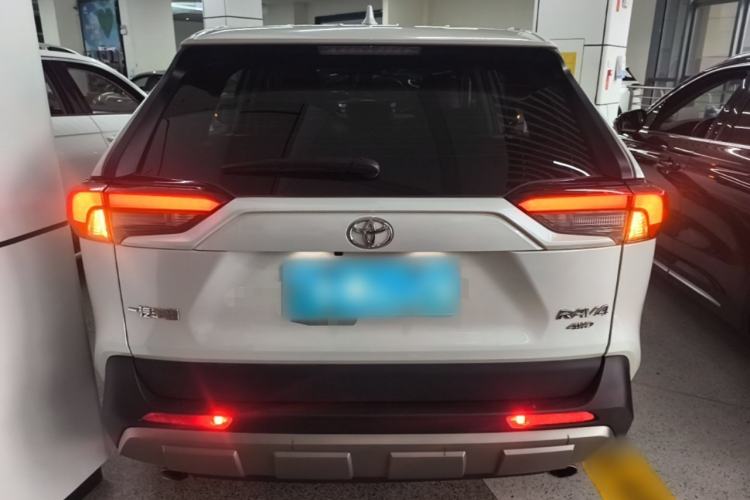 Toyota RAV4 2022 — 5