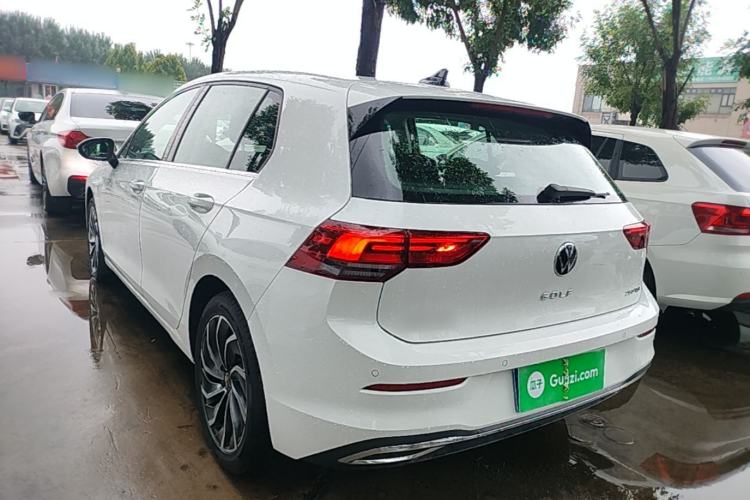 Volkswagen Golf 2023 — 4