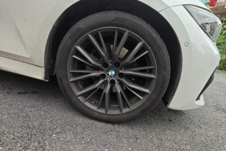 BMW 325i 2022 — 5