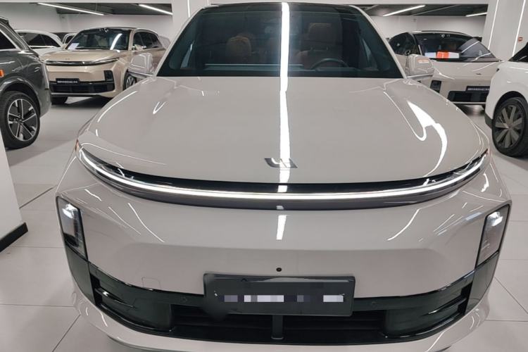 Li Auto L6 2024 — 2