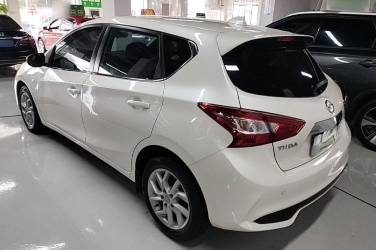 Nissan Tiida 2021 — 4