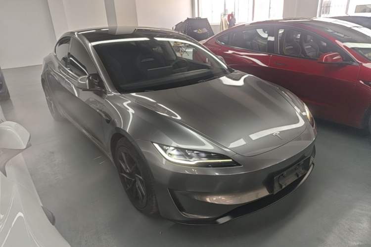 Tesla Model 3 2024 — 3