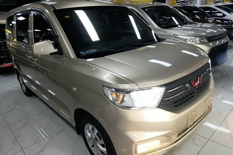 Wuling Hongguang V 2022 — 3