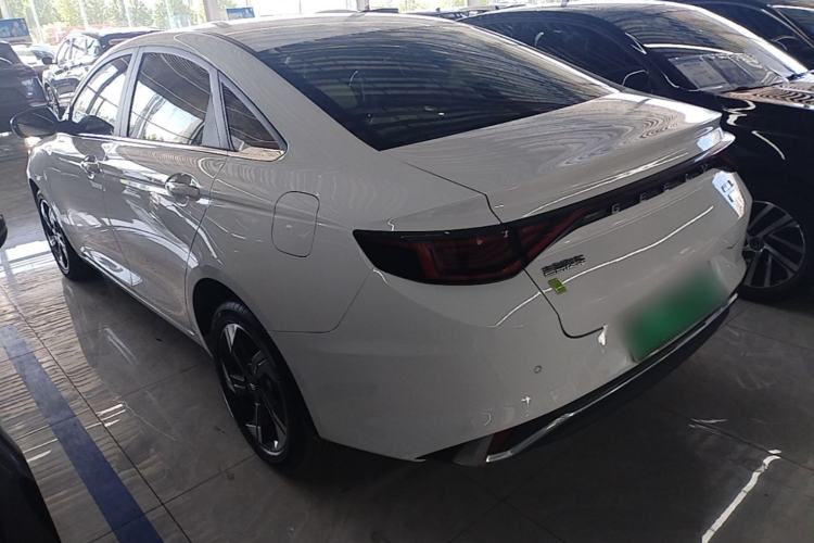 Geely Emgrand L 2022 — 4
