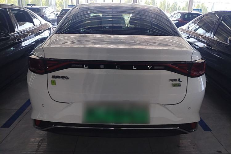 Geely Emgrand L 2022 — 5