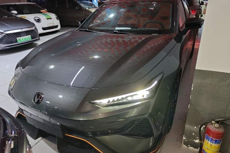 ChangAn UNI-V 2025 — 2