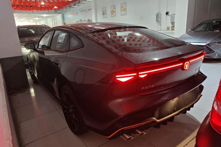 ChangAn UNI-V 2025 — 4