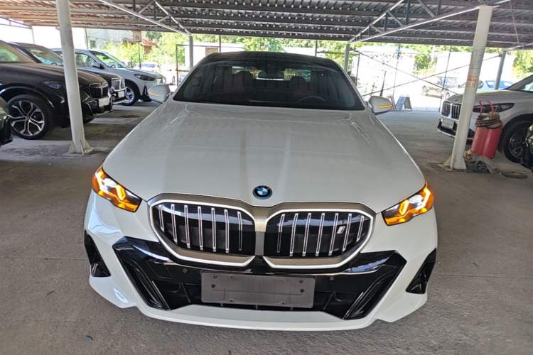 BMW i5 2025 — фото 2