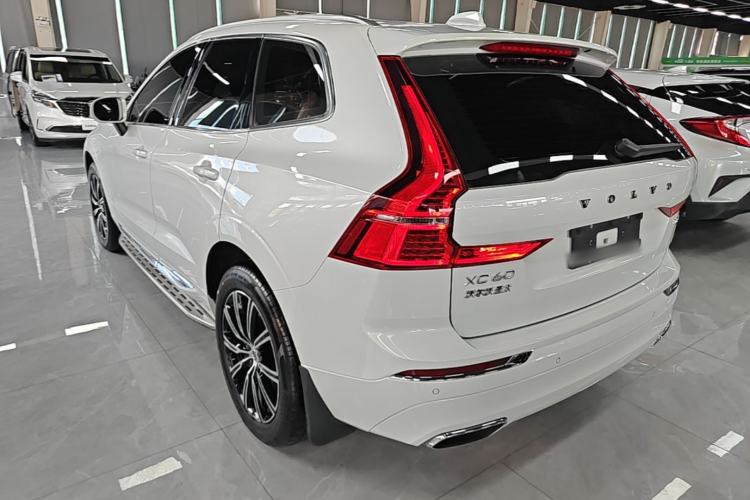 Volvo XC60 2021 — фото 4
