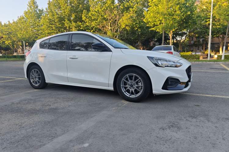 Ford Focus 2021 — 4