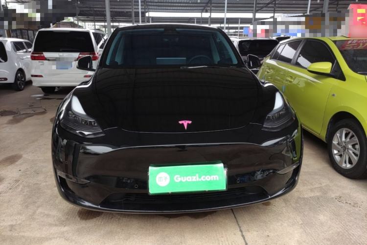 Tesla Model Y 2023 — 2