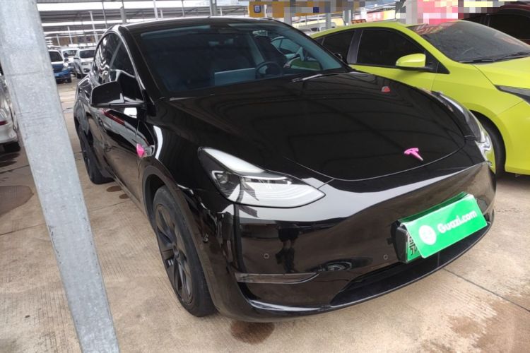 Tesla Model Y 2023 — 3