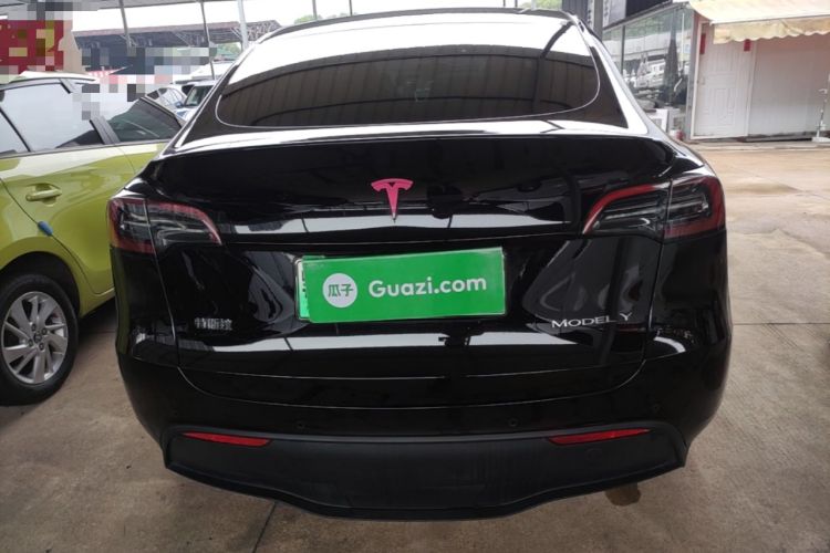 Tesla Model Y 2023 — 5