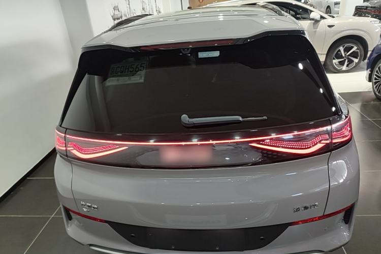 BYD Sealion 05 EV 2025 — 5