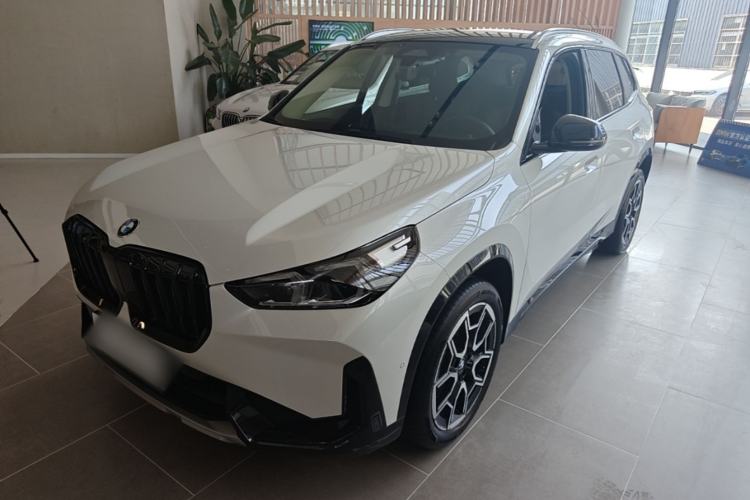 BMW X1 2023 — фото 1
