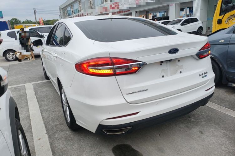 Ford Mondeo 2020 — фото 4