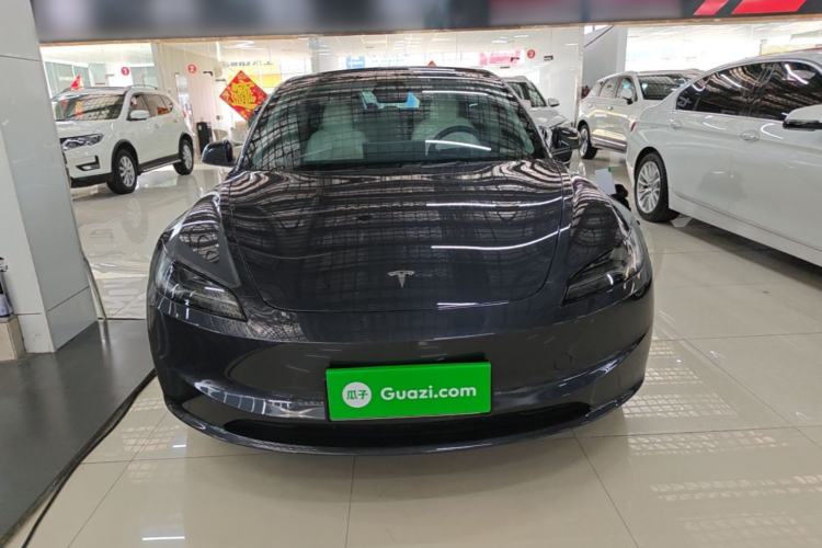 Tesla Model 3 2025 — 2