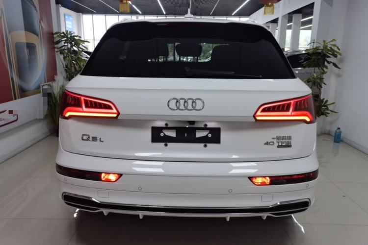 Audi Q5L 2020 — фото 5