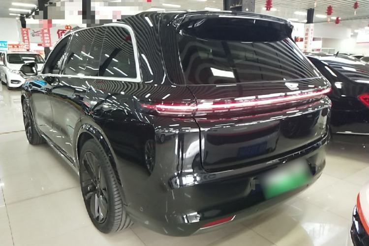Li Auto L8 2023 — 4