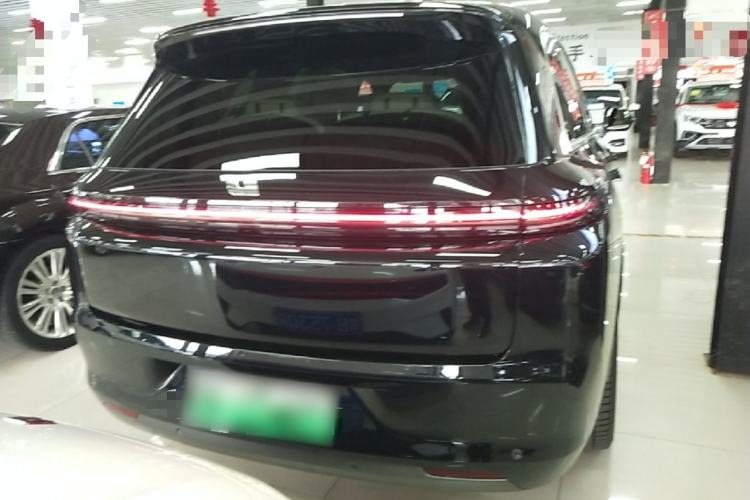 Li Auto L8 2023 — 5