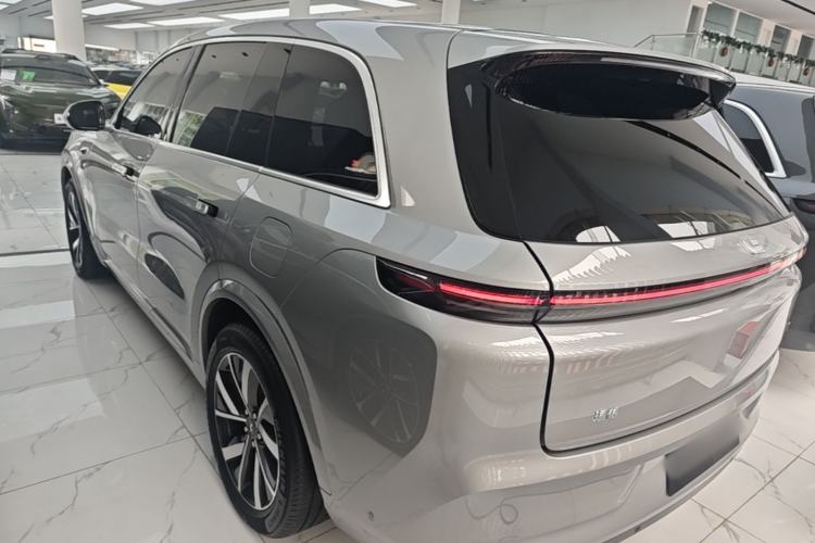 Li Auto L8 2023 — 4