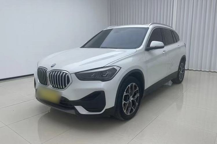 BMW X1 2022 — фото 1