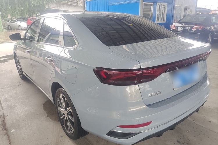 Geely Emgrand 2023 — 4