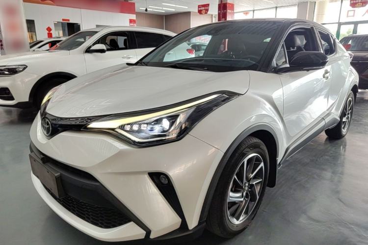 Toyota C-HR 2021 — фото 1