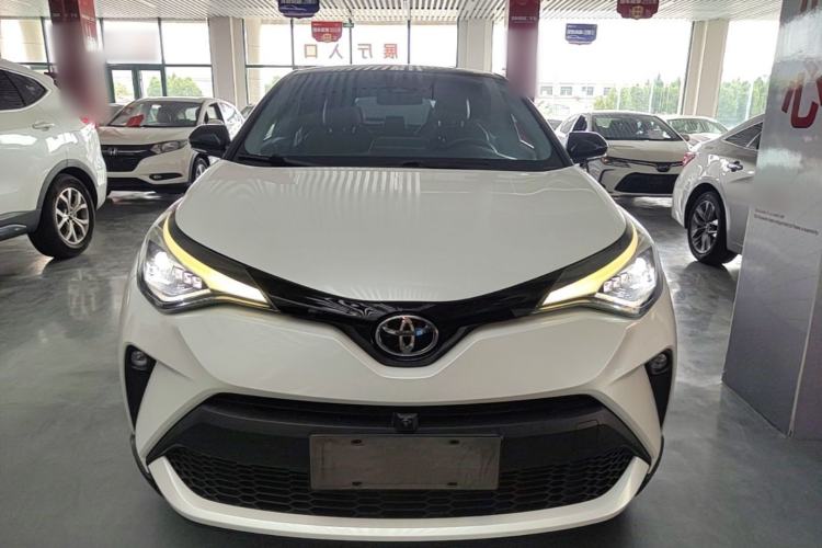 Toyota C-HR 2021 — фото 2