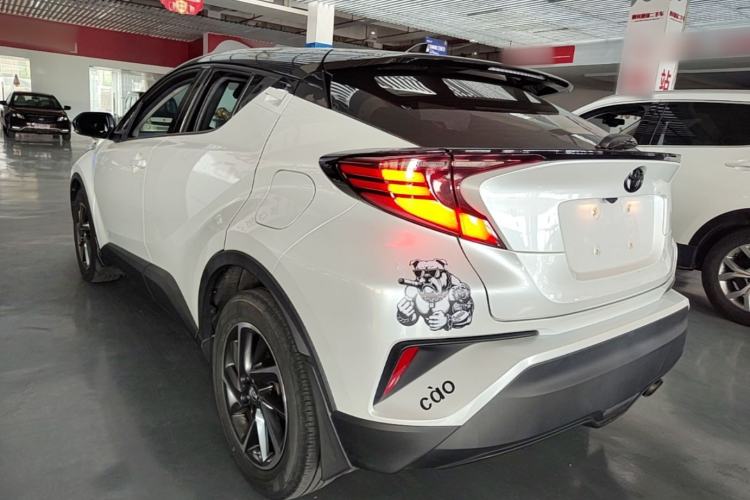 Toyota C-HR 2021 — фото 4