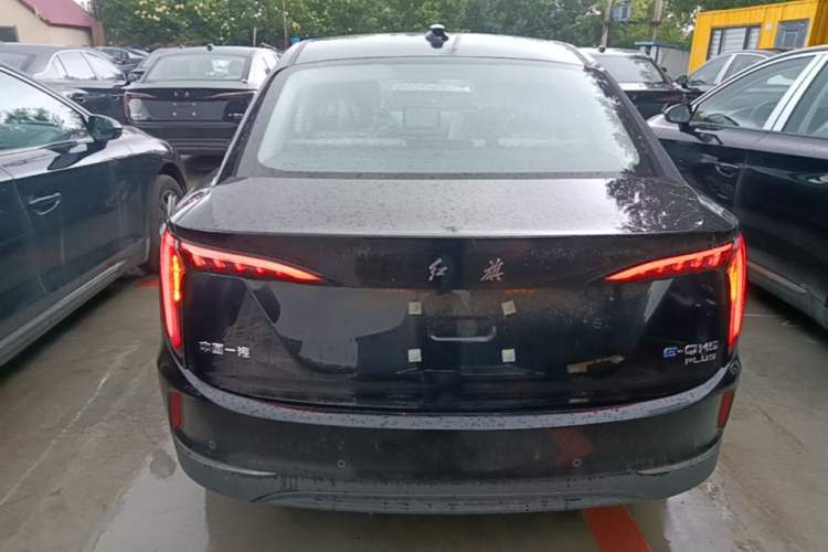Hongqi E-QM5 2025 — 5