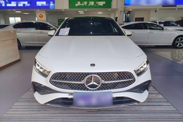 Mercedes-Benz A 200 L 2025 — фото 2