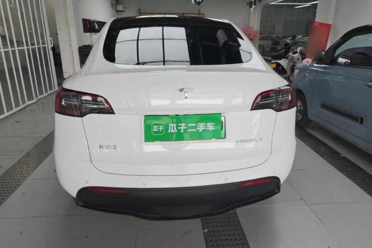 Tesla Model Y 2021 — 5