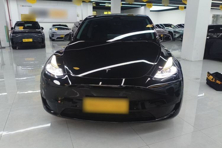 Tesla Model Y 2022 — 2