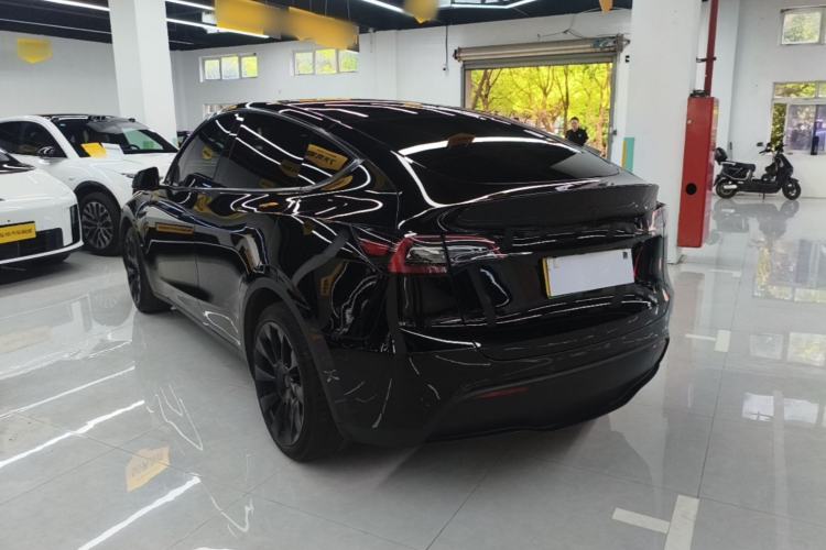 Tesla Model Y 2022 — 4