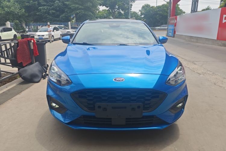 Ford Focus 2021 — 2