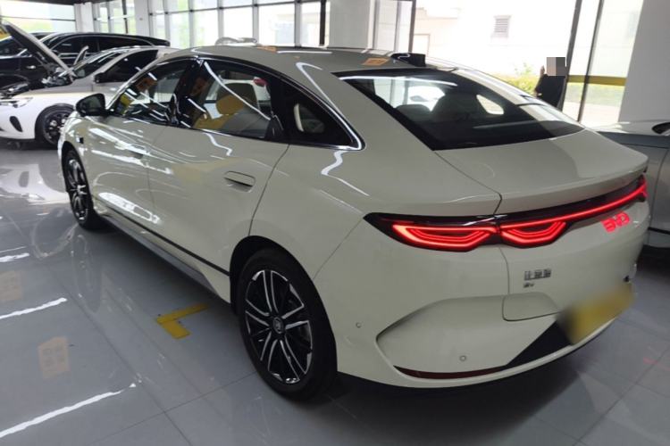 BYD Qin L 2025 — фото 4