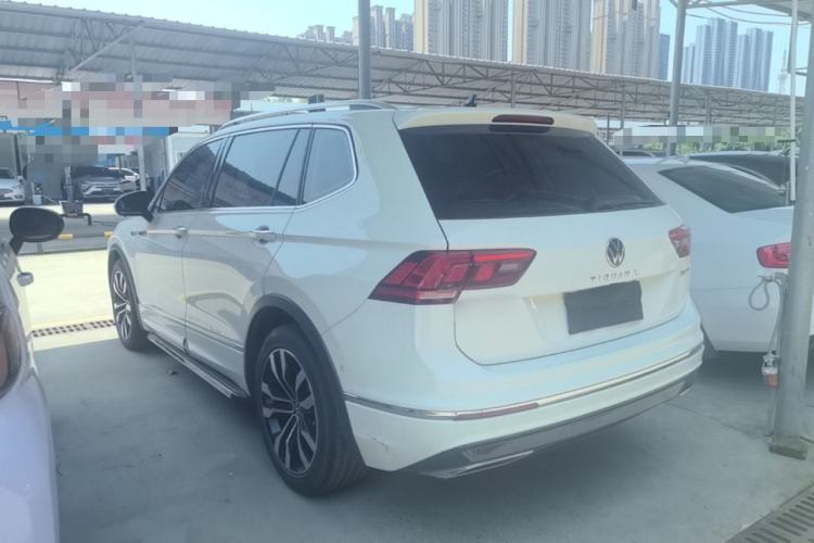 Volkswagen Tiguan L 2021 — 4