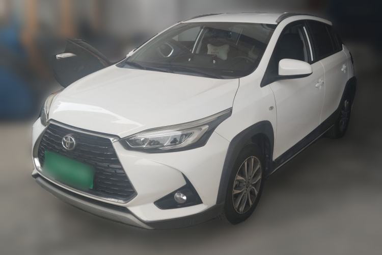 Toyota YARiS L 2022 — фото 1